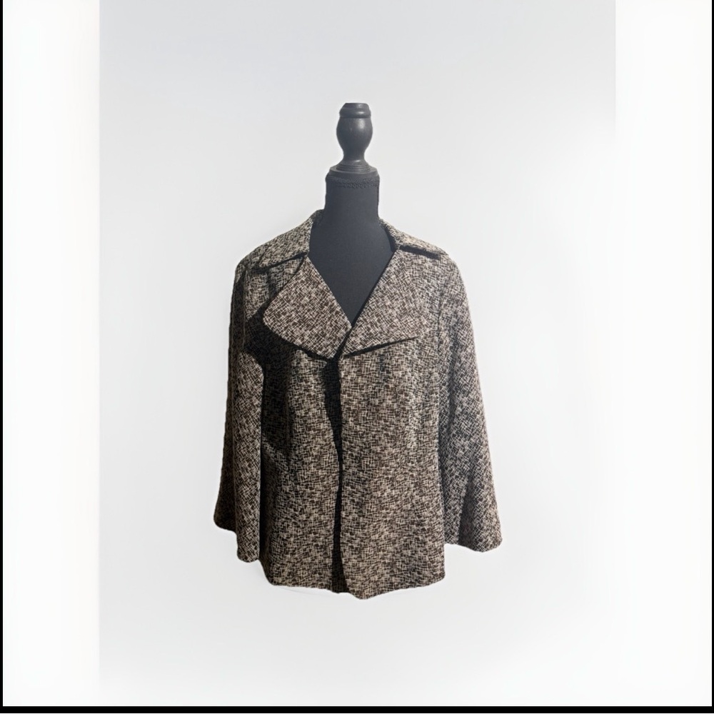 Nine West Elegant Brown and White Jacket Size 14W NWT